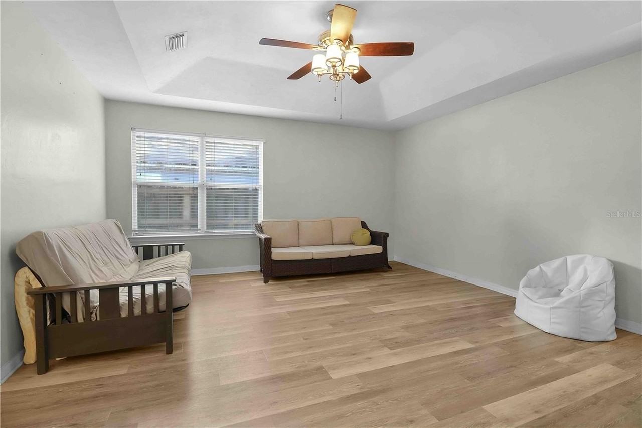 3211 Nw 25th Ter - Photo 7 of 23