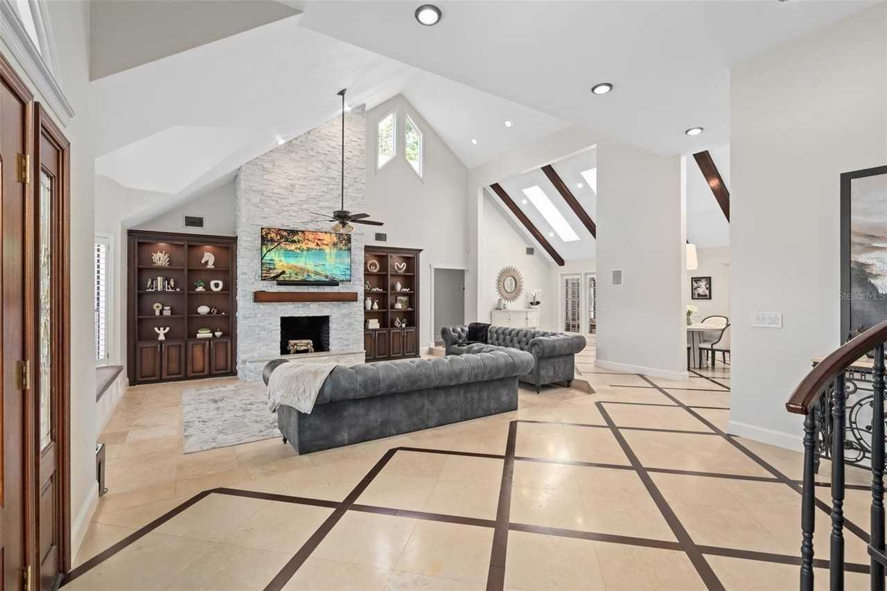 2214 Earleaf Ct - Photo 4 of 50