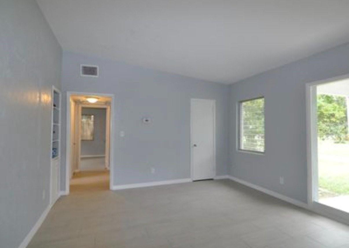 1332 Hillcrest Dr - Photo 4 of 16