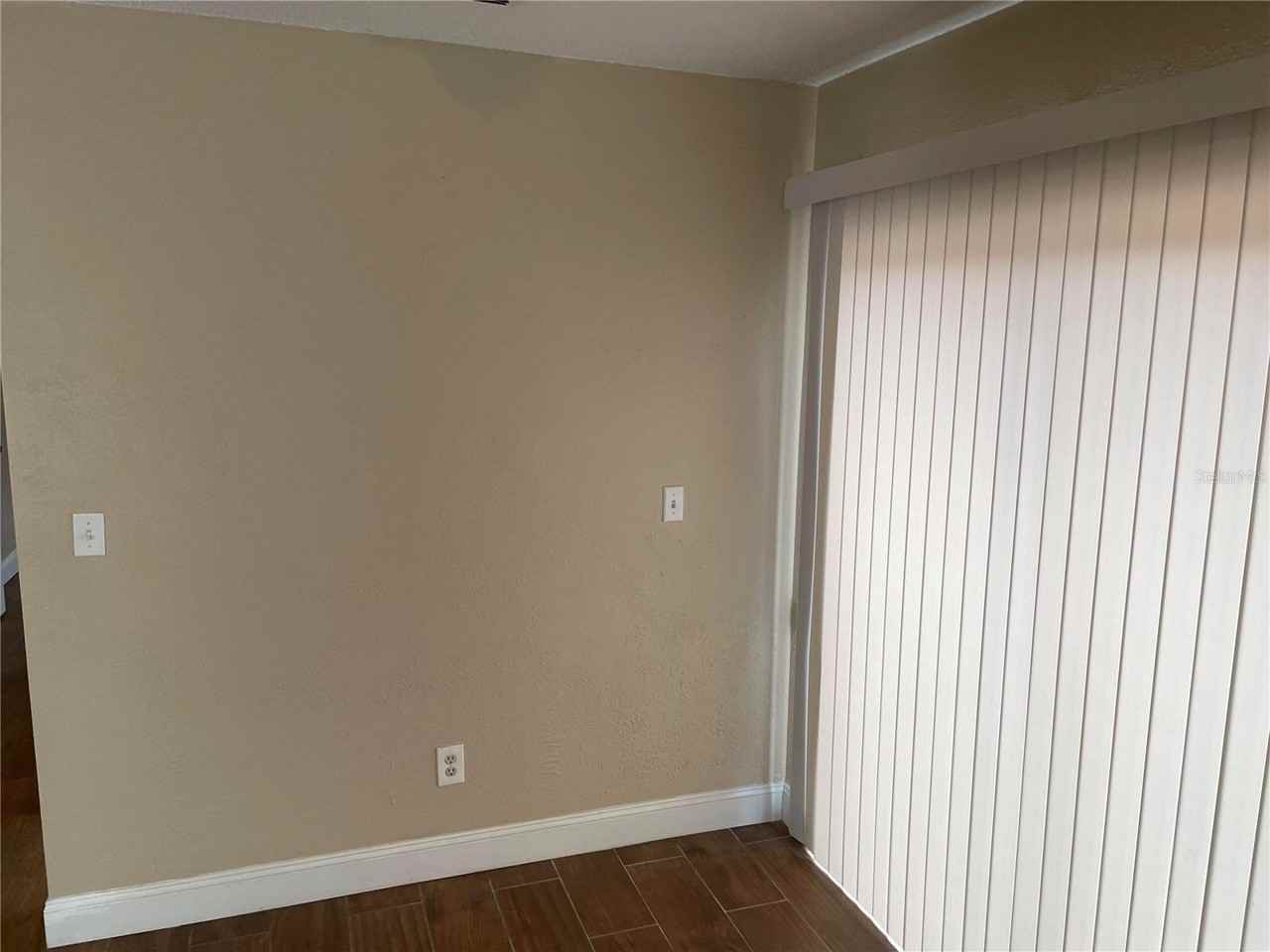 3029 Center St - Photo 3 of 10
