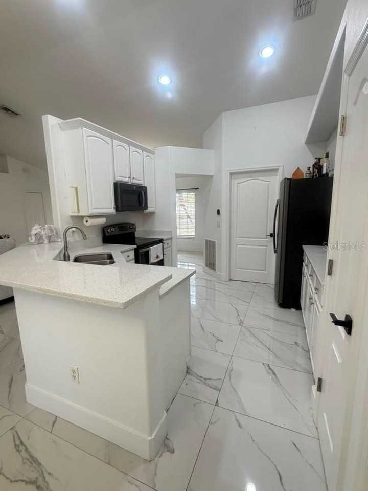 4934 Lazy Oaks Way - Photo 6 of 16