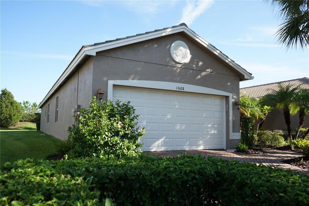15628 Aurora Lake Cir - Photo 2 of 35