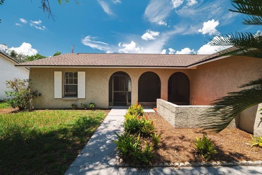 7504 N Sanibel Cir - Photo 2 of 33