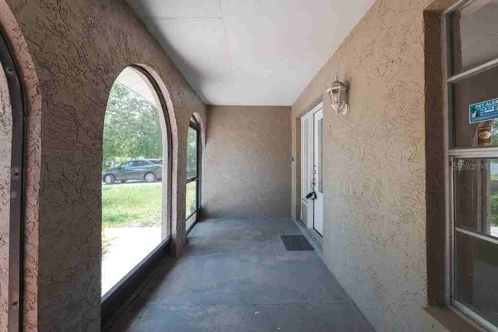 7504 N Sanibel Cir - Photo 3 of 33