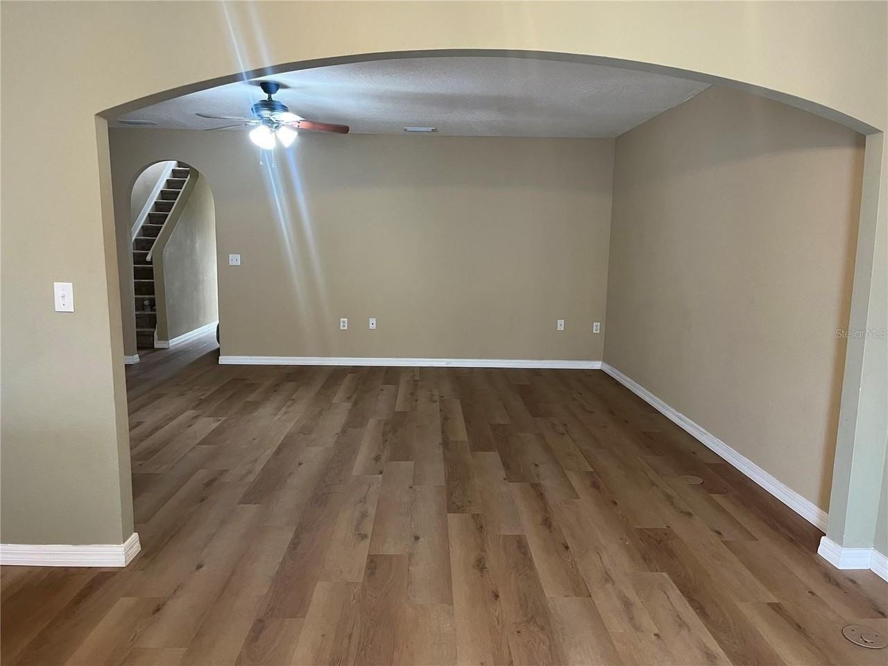 3803 Hampstead Ln - Photo 3 of 24