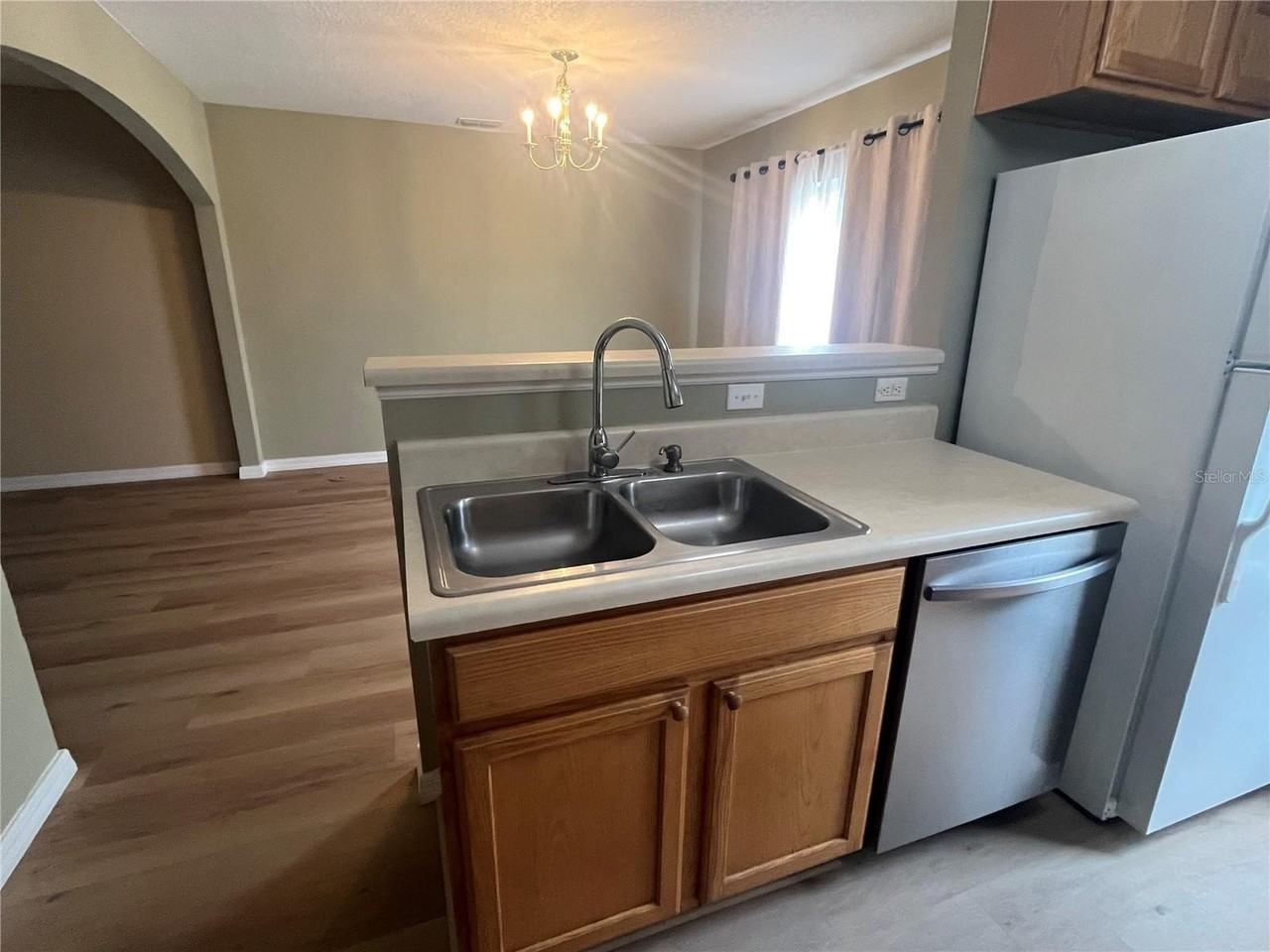 3803 Hampstead Ln - Photo 7 of 24