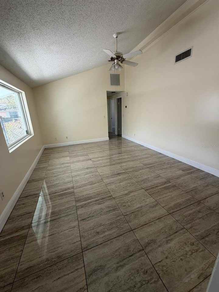 8711 Sage Ct - Photo 3 of 5