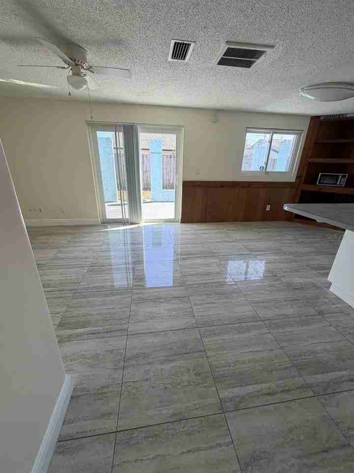 8711 Sage Ct - Photo 4 of 5