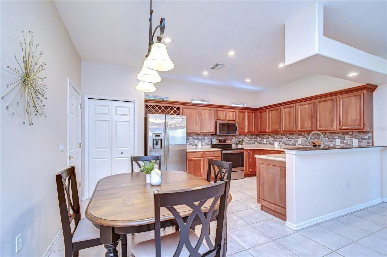 8005 Shaddock Pl - Photo 4 of 42