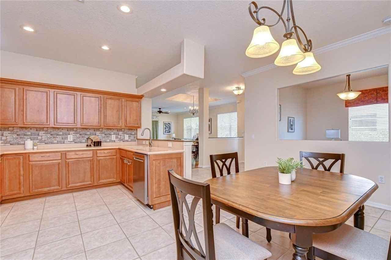 8005 Shaddock Pl - Photo 5 of 42