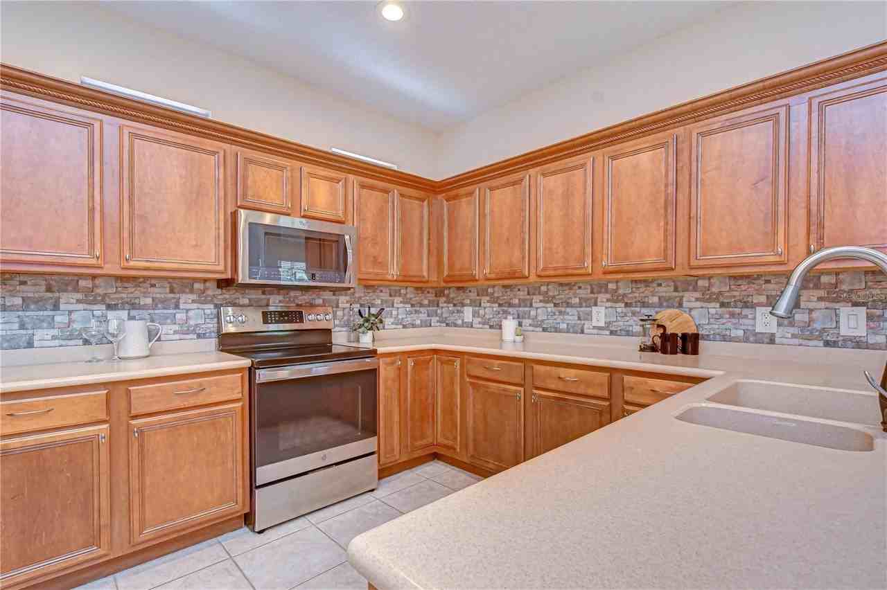 8005 Shaddock Pl - Photo 7 of 42