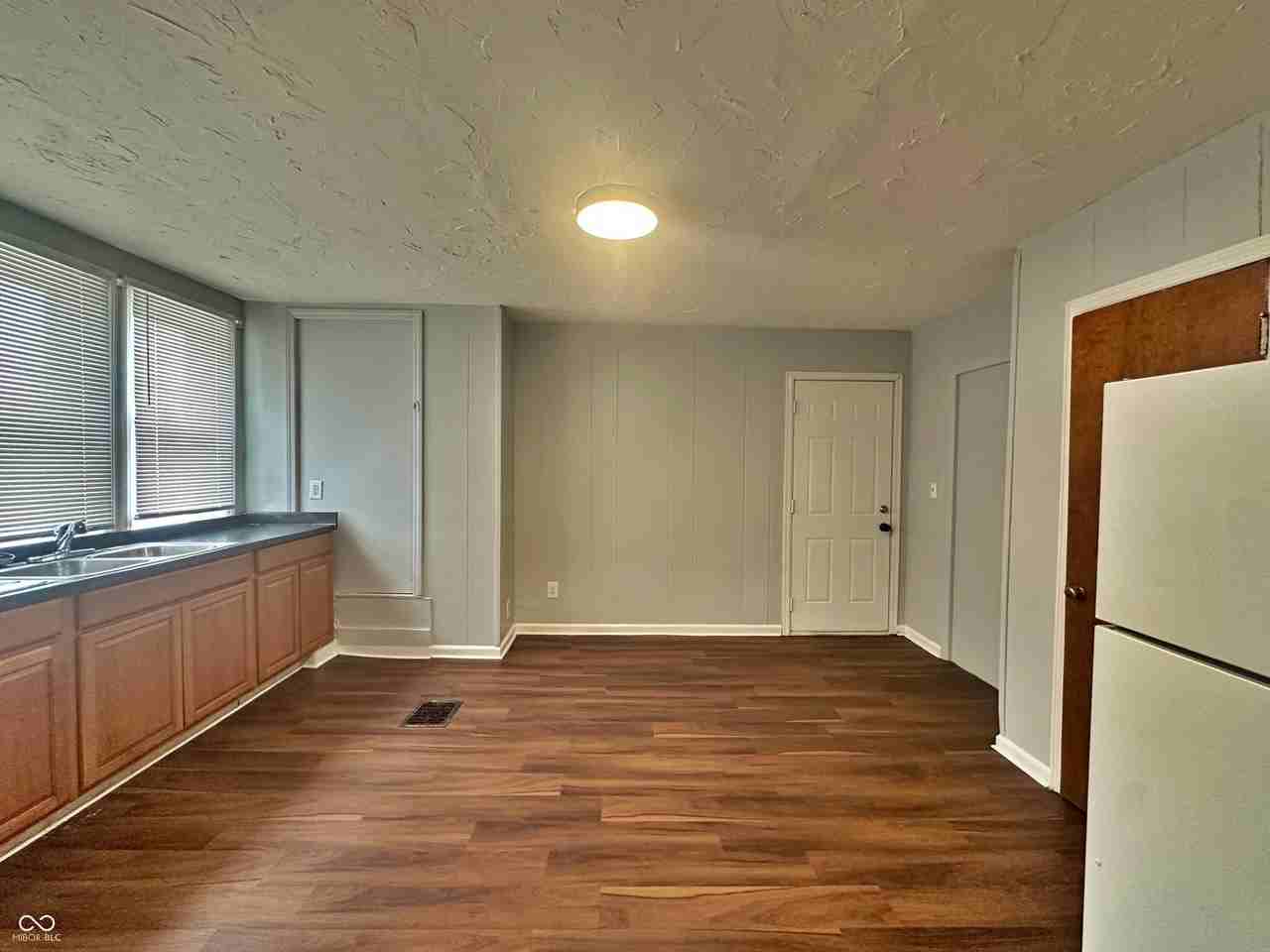 4502 E Washington St Unit 1 - Photo 5 of 12