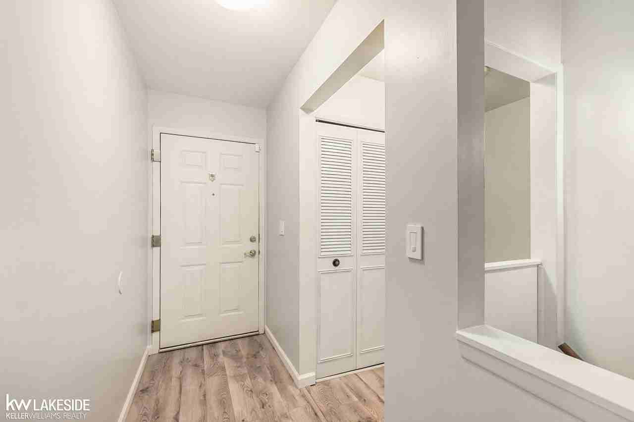 11944 15 Mile Rd - Photo 4 of 18
