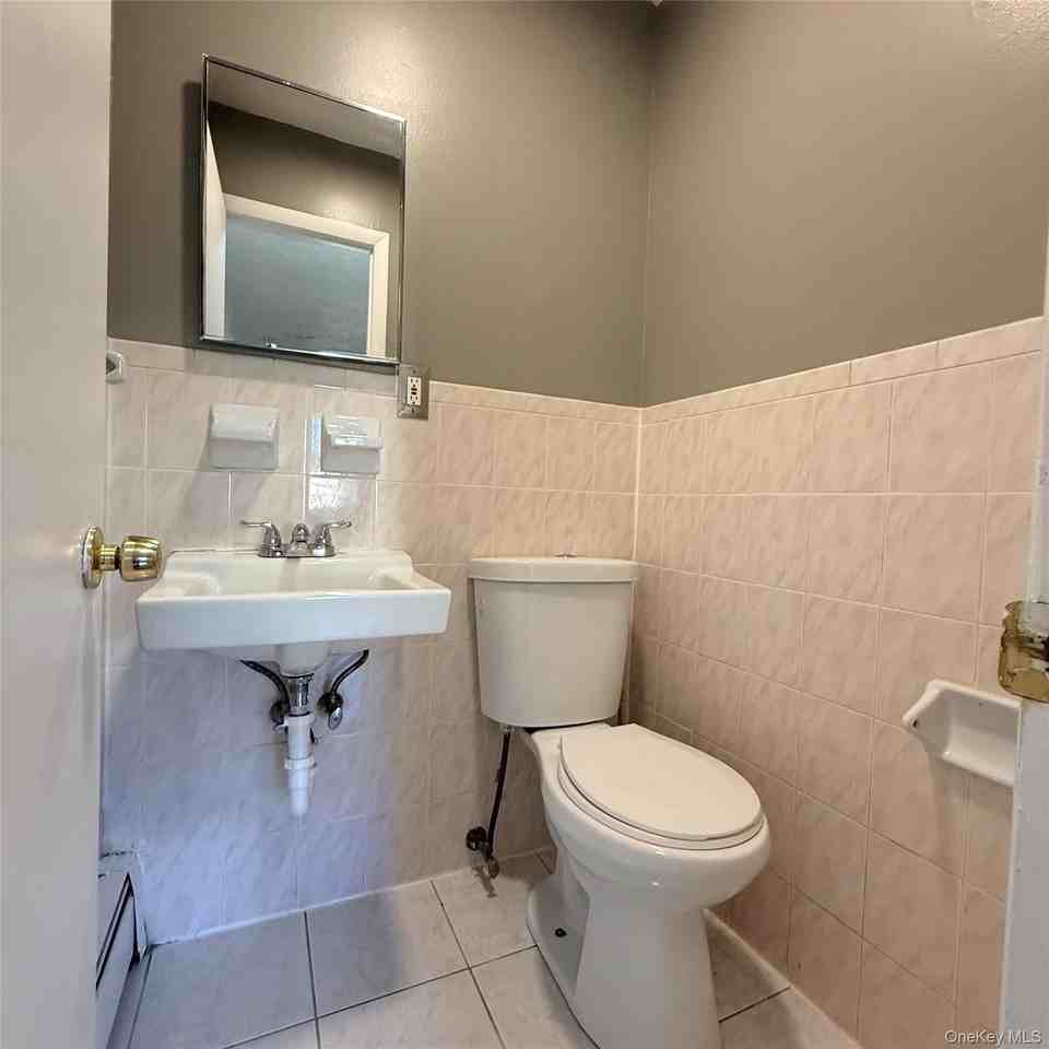 4 Westminster Dr - Photo 4 of 20