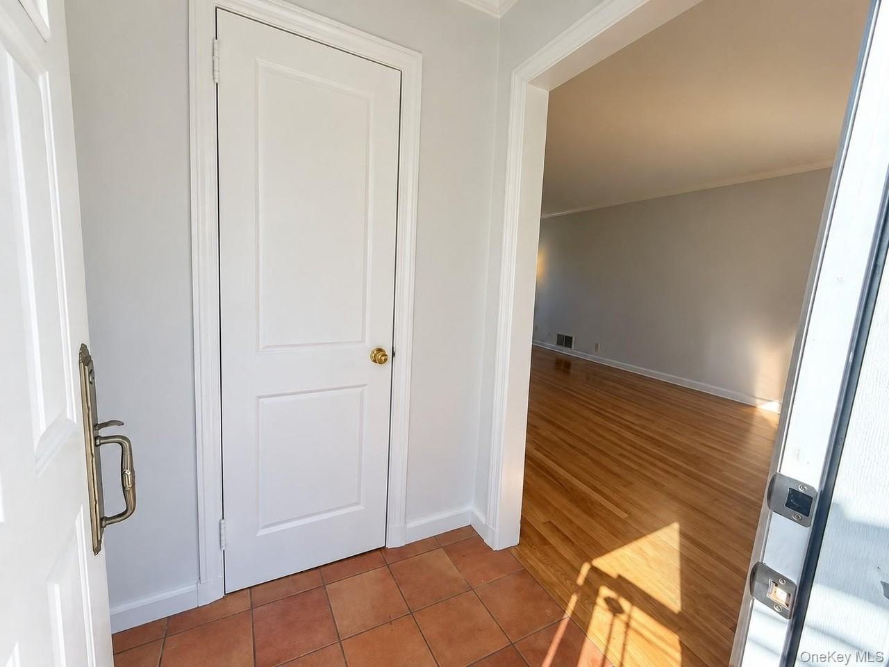 60 Topland Rd - Photo 5 of 24