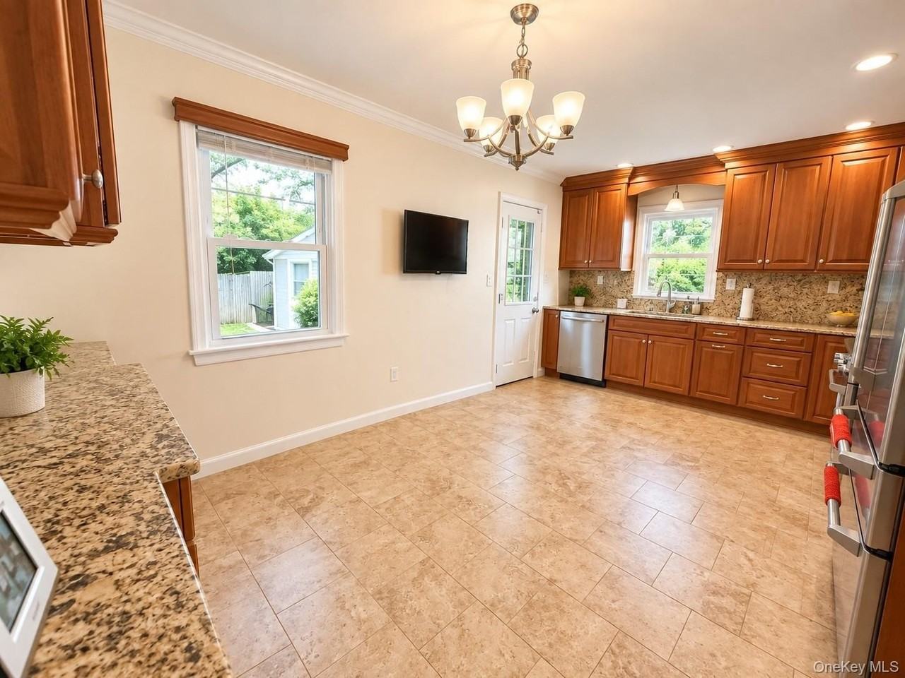 60 Topland Rd - Photo 7 of 24