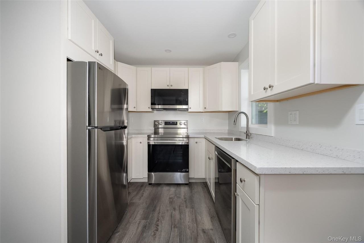 5 Douglas St #A - Photo 3 of 27