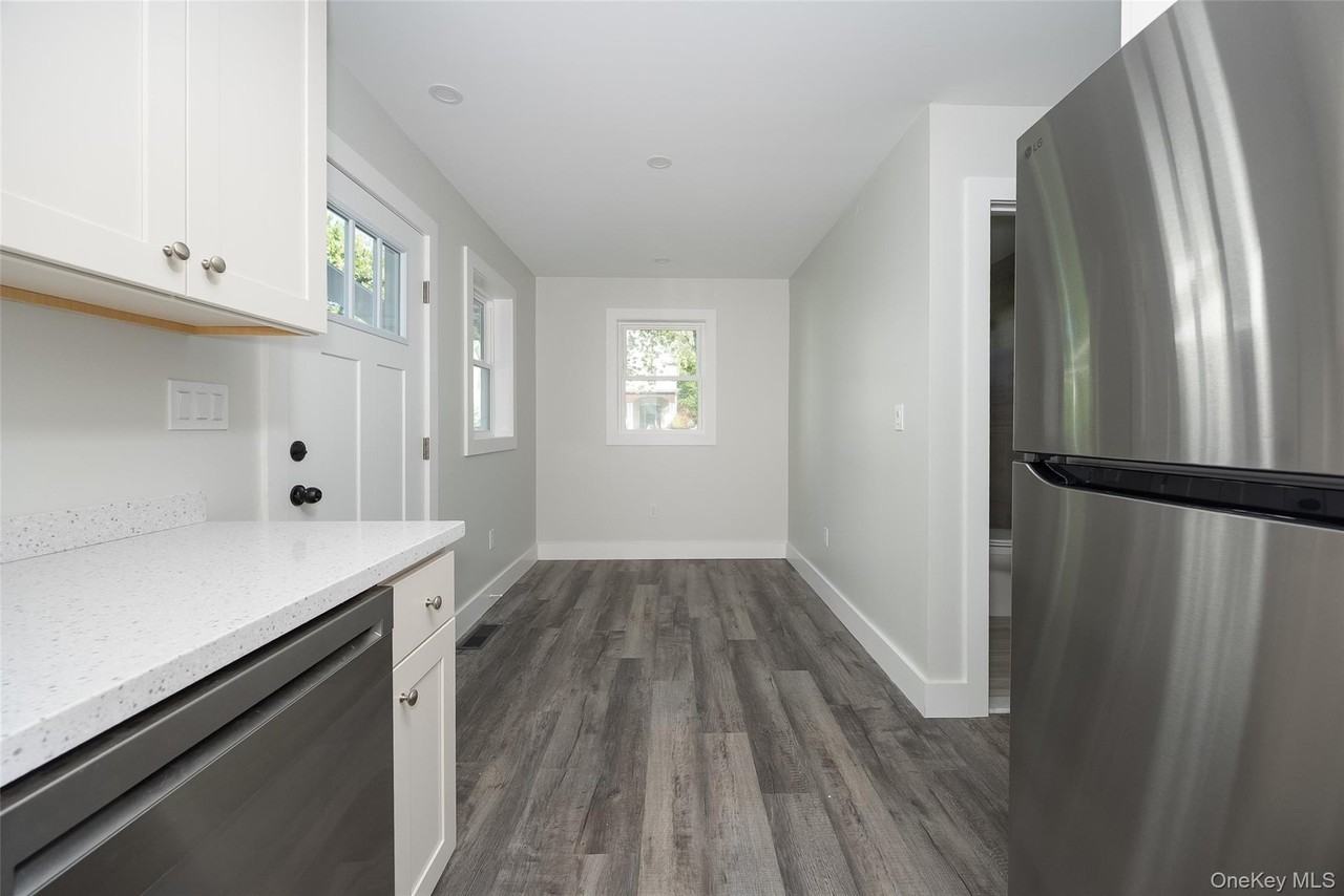 5 Douglas St #A - Photo 4 of 27