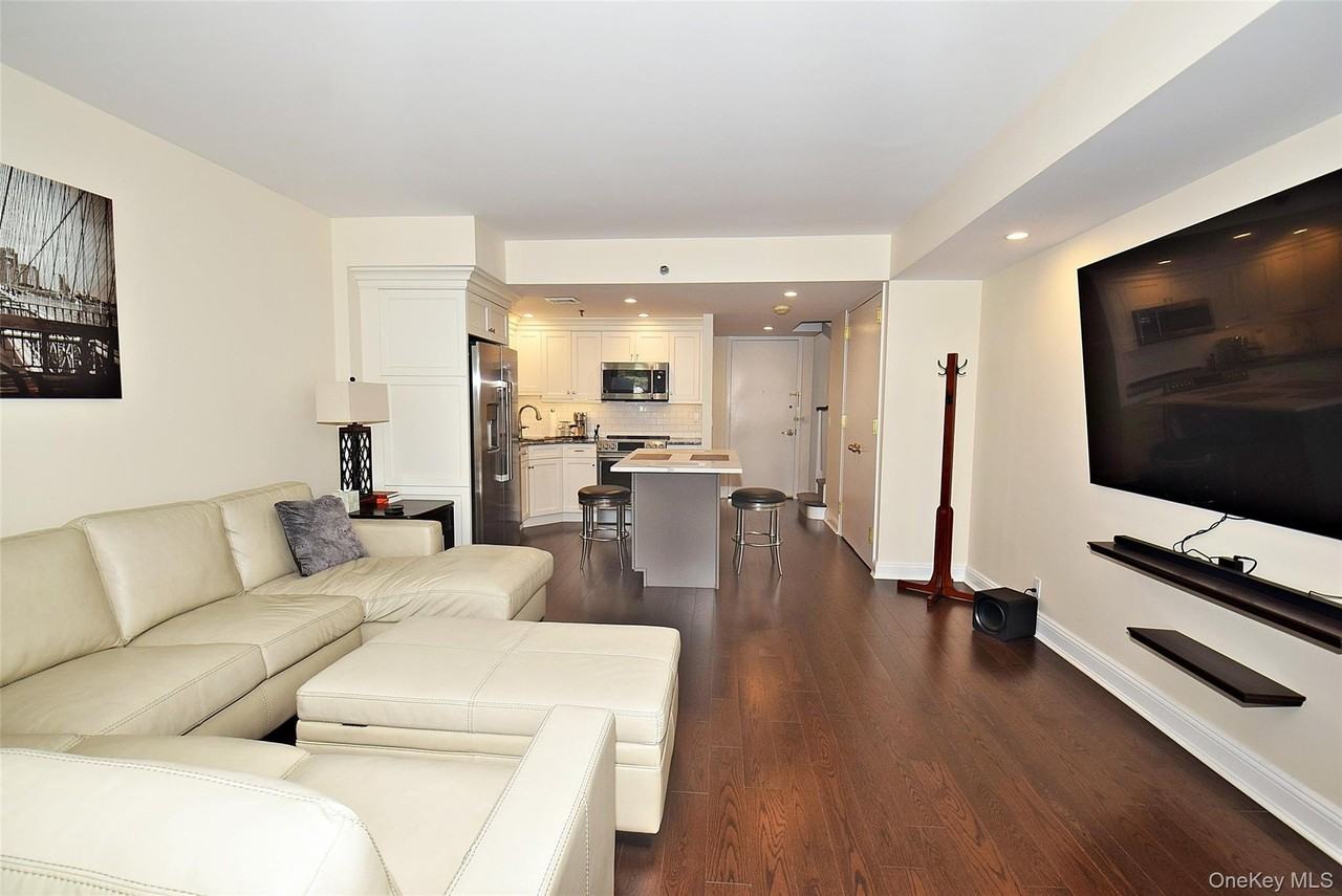 111 Cherry Valley Ave #M6 - Photo 6 of 29