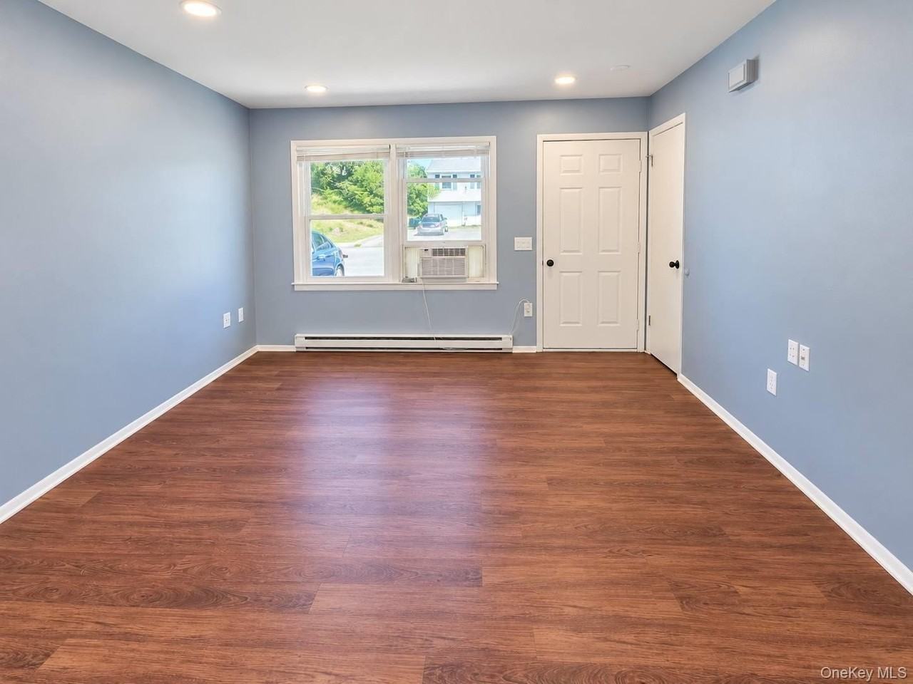 11 Creekview Ct - Photo 2 of 13