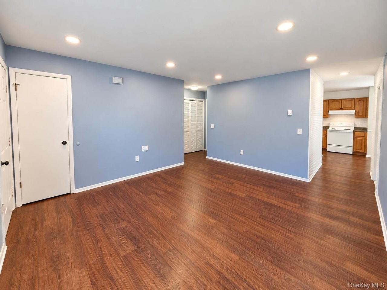 11 Creekview Ct - Photo 3 of 13