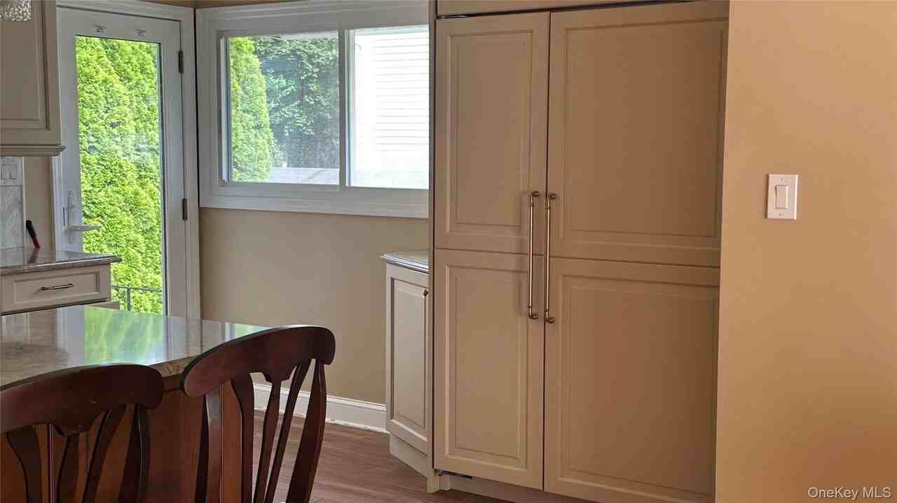 207 Maytime Dr - Photo 3 of 19