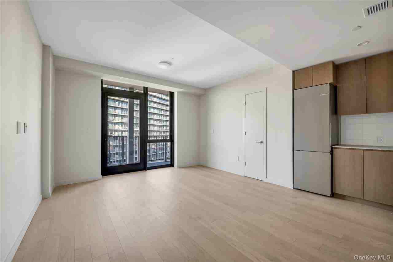13102B 40th Rd #15U - Photo 3 of 37
