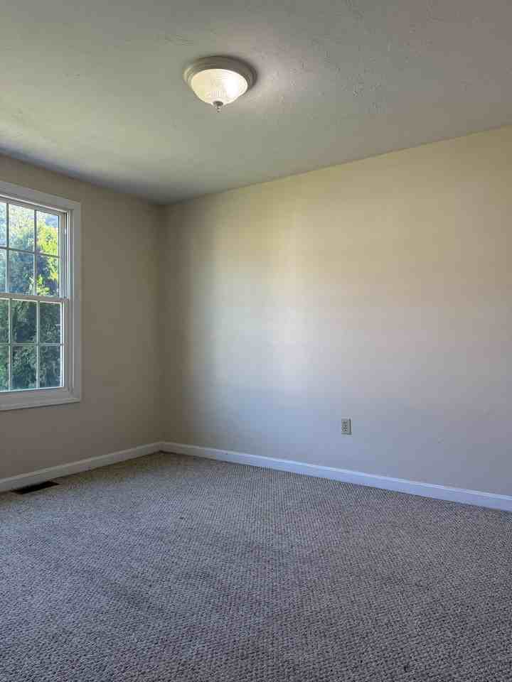 10 Fuller Avenue Attleboro - Photo 4 of 11
