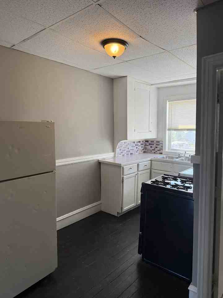 103 Boyden Street / 571 Brayton Avenue - Photo 4 of 8