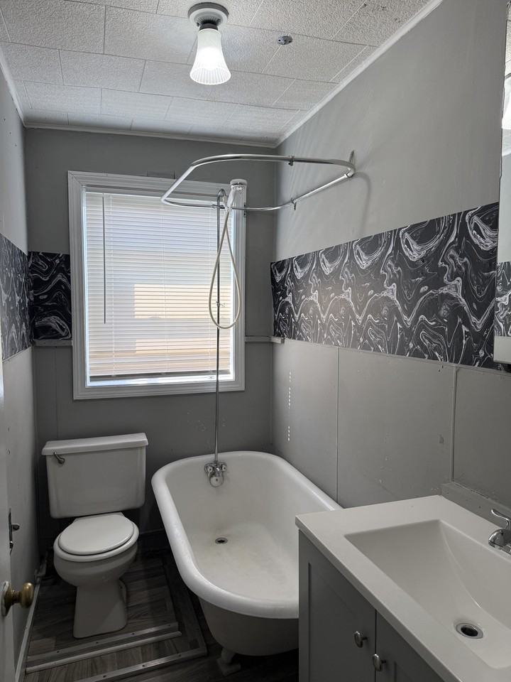 103 Boyden Street / 571 Brayton Avenue - Photo 7 of 8