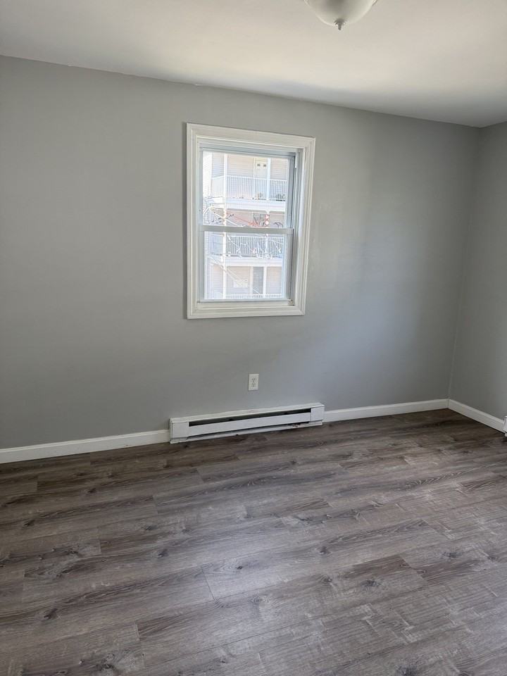 104 Choate St #5 - Photo 5 of 10
