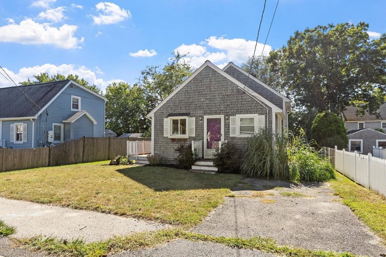 103 Allan St #103