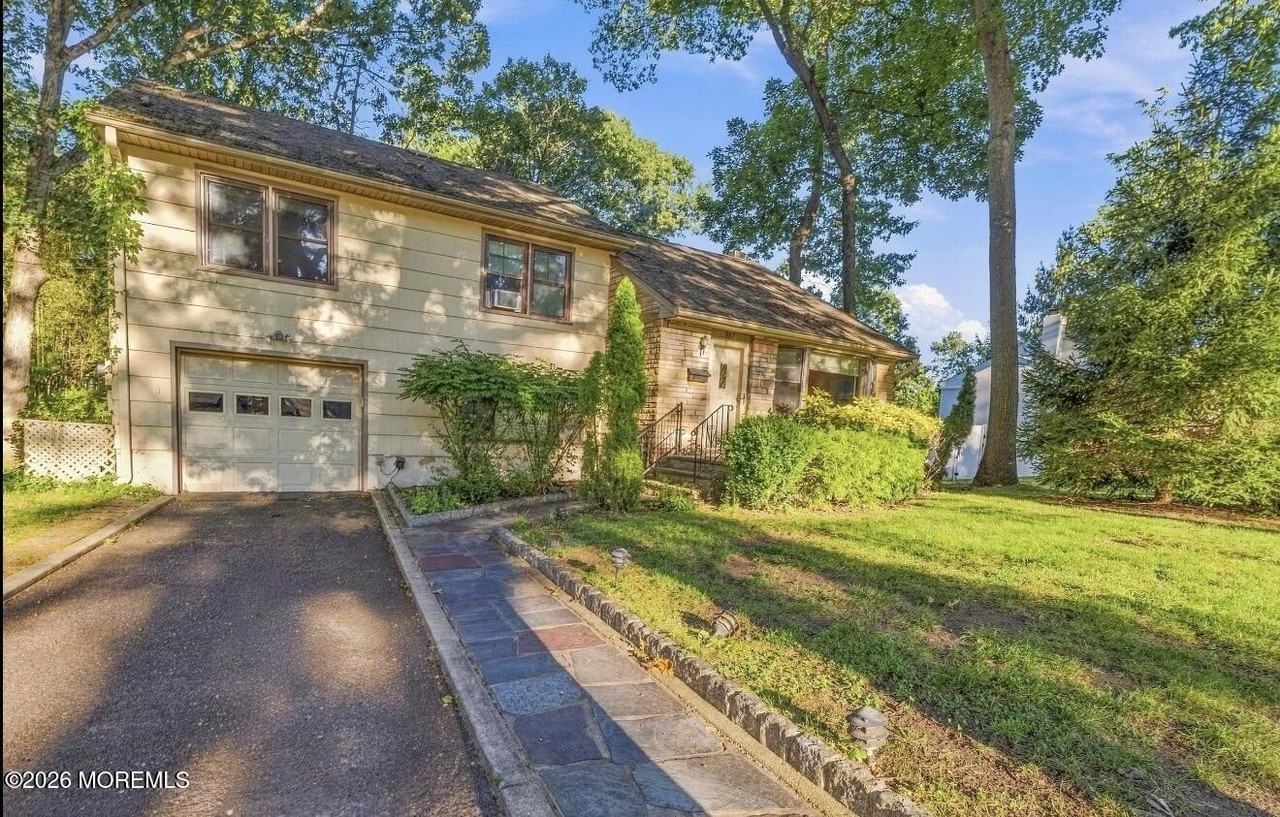 187 Elmwood Rd - Photo 2 of 41
