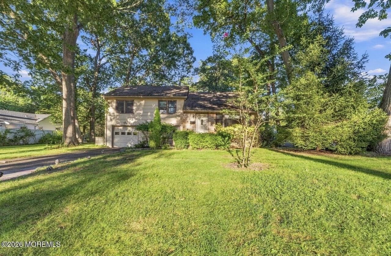 187 Elmwood Rd - Photo 4 of 41