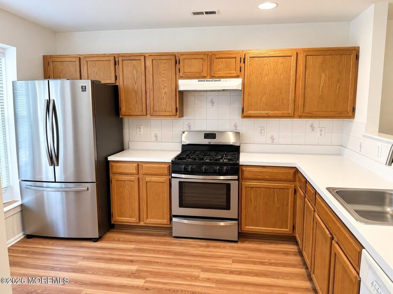 11 Lexington Ct - Photo 2 of 17