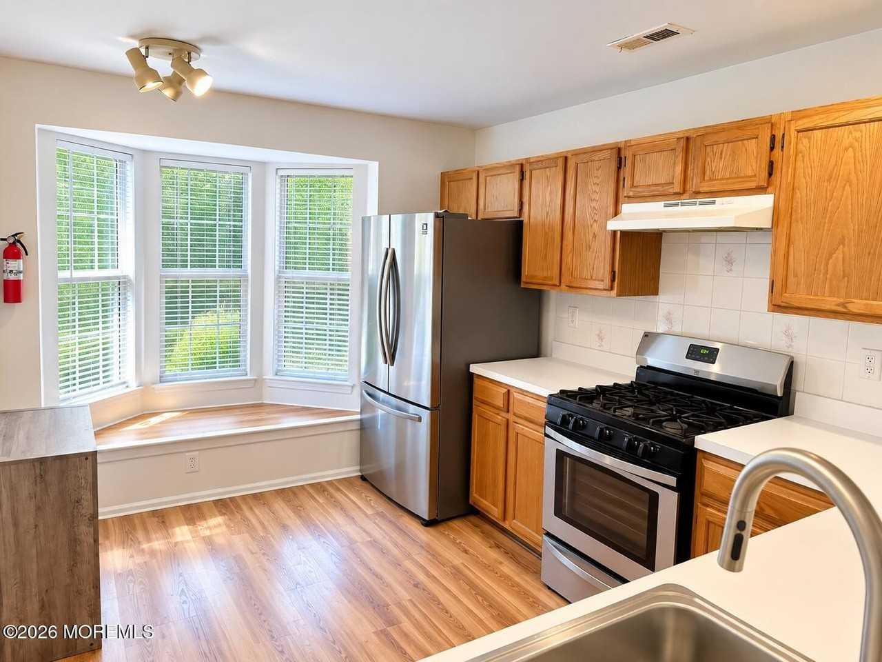11 Lexington Ct - Photo 3 of 17
