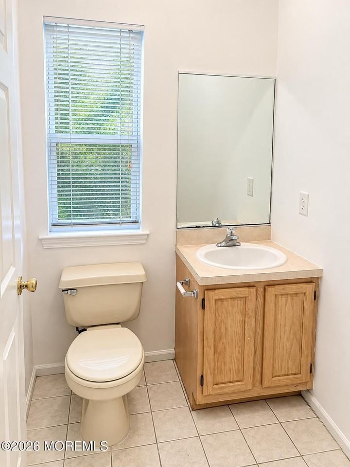11 Lexington Ct - Photo 6 of 17
