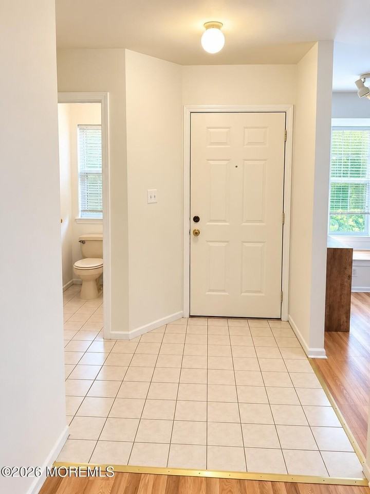 11 Lexington Ct - Photo 7 of 17