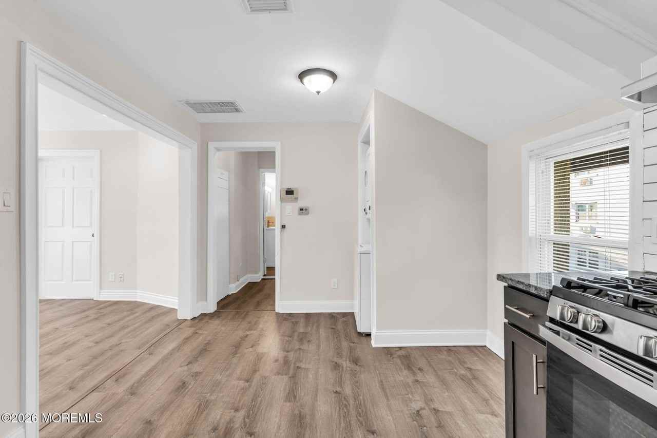 1004 Grand Ave #2 - Photo 4 of 28