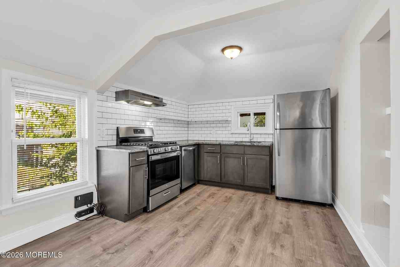 1004 Grand Ave #2 - Photo 6 of 28