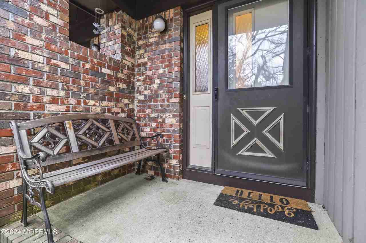 110 Bowne Ct - Photo 2 of 21