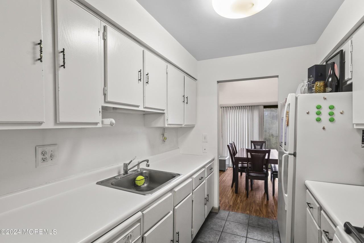 110 Bowne Ct - Photo 4 of 21