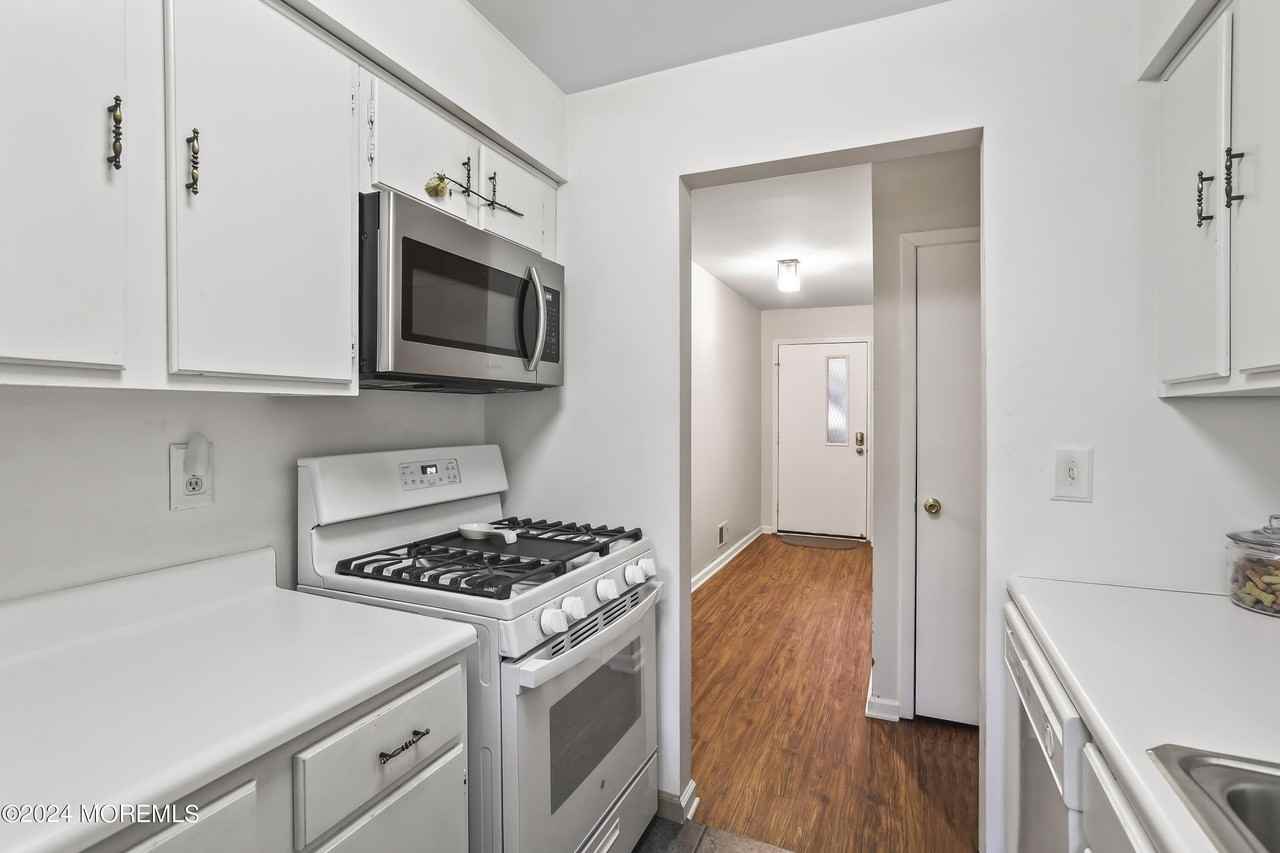 110 Bowne Ct - Photo 6 of 21