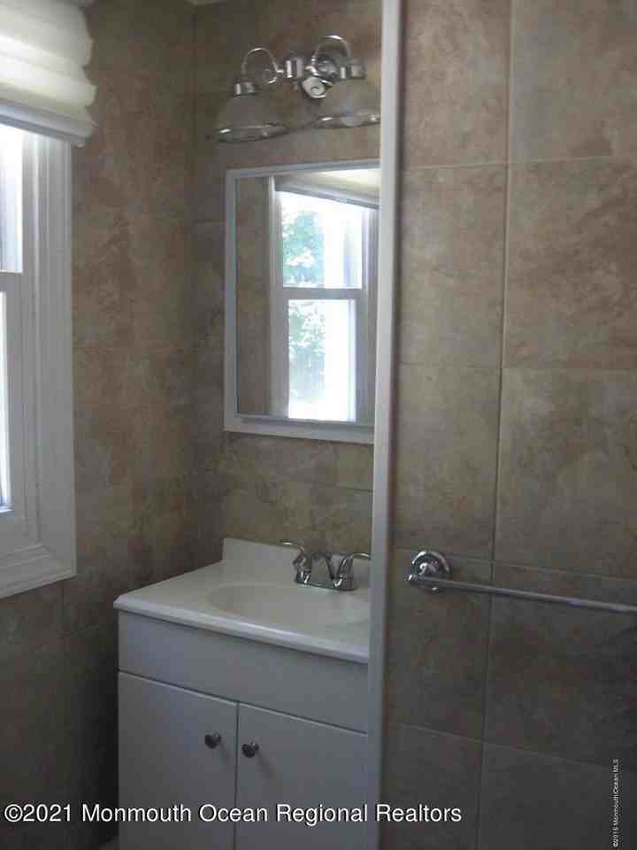 59 Main St #B - Photo 7 of 11