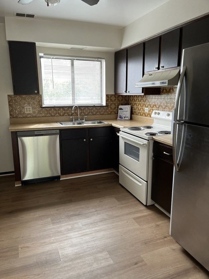 1779 Rand Rd #2B - Photo 4 of 8