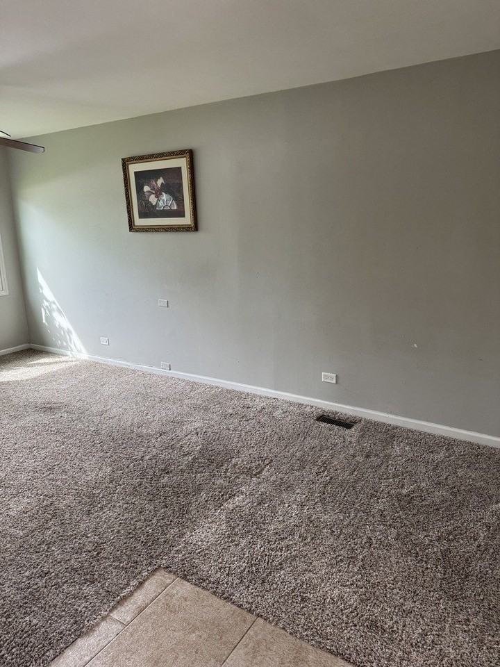 10 W Thacker St - Photo 7 of 12