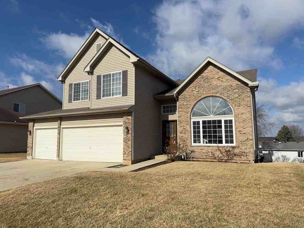 5404 Glenbrook Trl - Photo 3 of 30