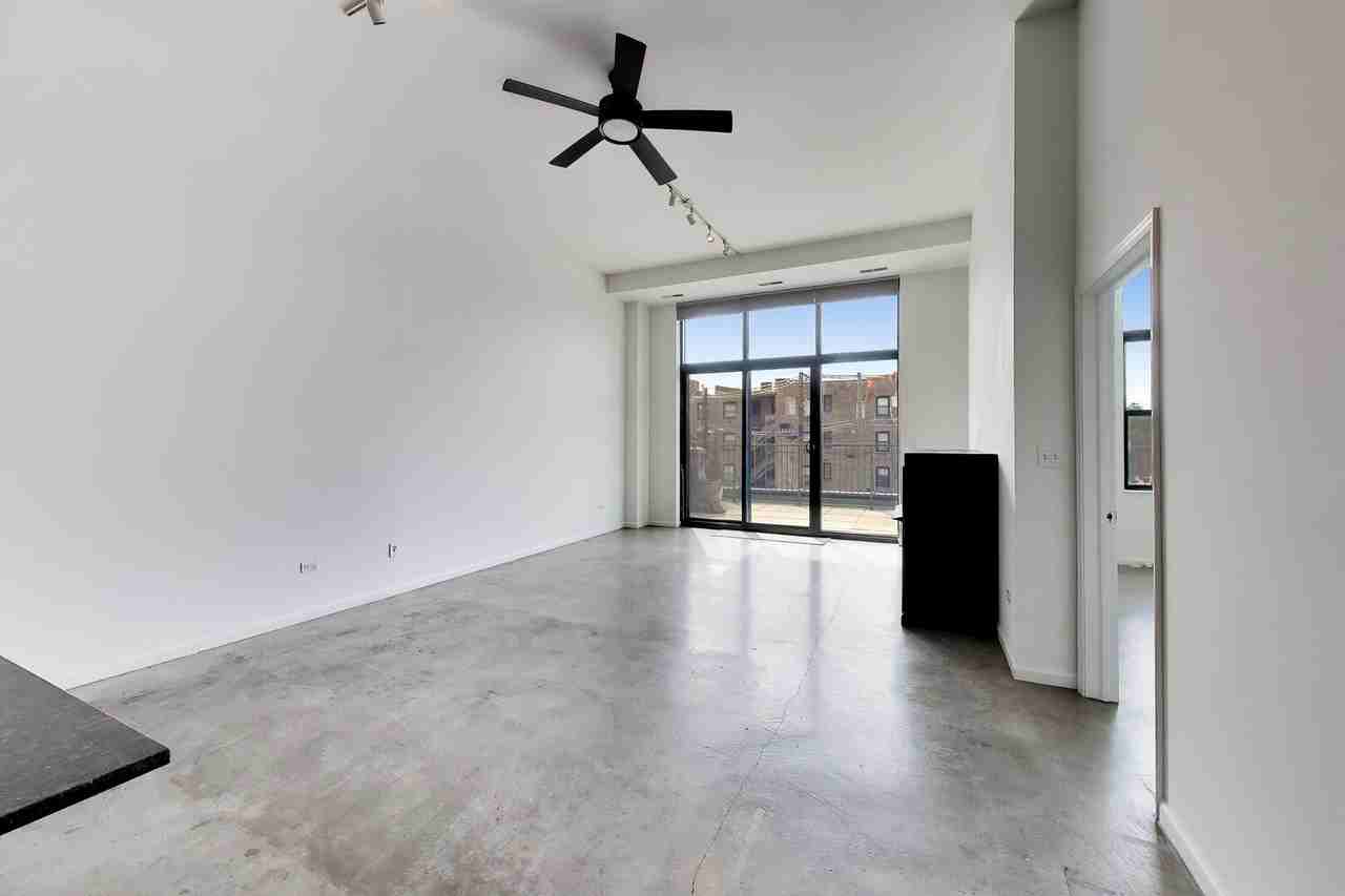 3631 N Halsted St #211 - Photo 4 of 28