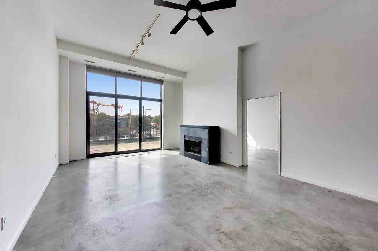 3631 N Halsted St #211 - Photo 5 of 28