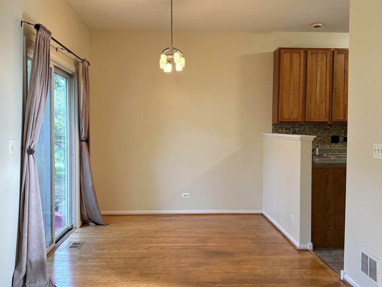 184 Southwicke Dr - Photo 4 of 16